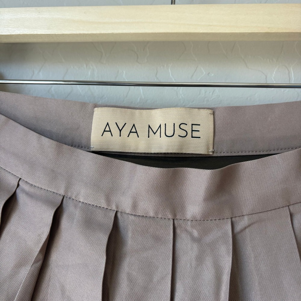 Aya Muse Opal Pleated Mini Skirt Taupe Side Zip Skirt Size Small - Picture 4 of 7